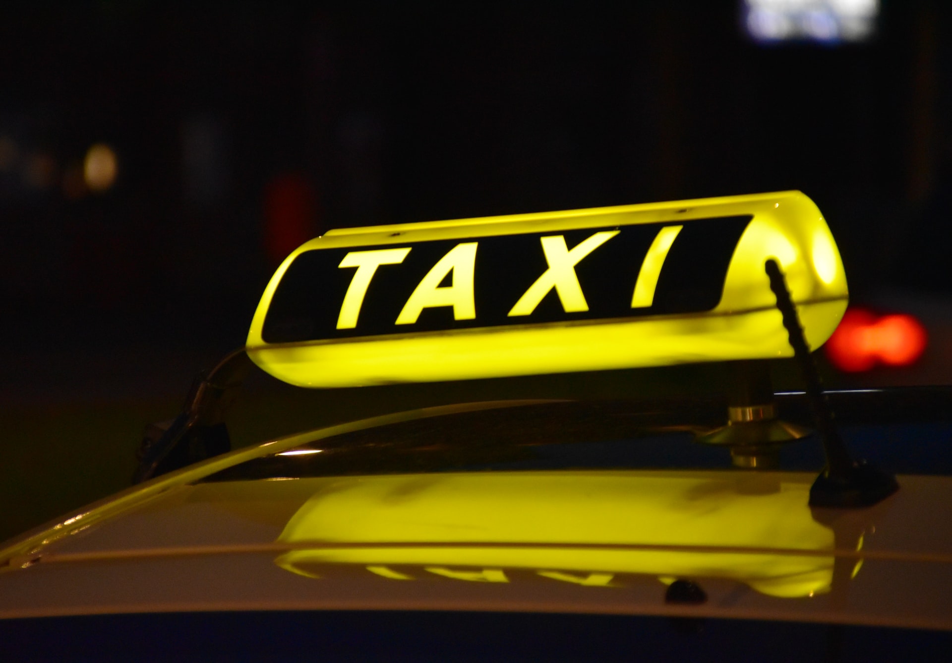 Se reportan múltiples estafas en taxis de Toronto