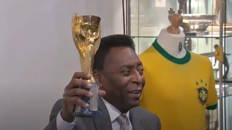 <strong>Fallece el Rey Pelé</strong>
