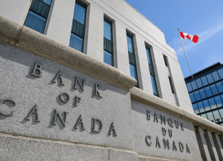 Banco de Canadá baja tasa clave de interés: señales mixtas para hogares y negocios