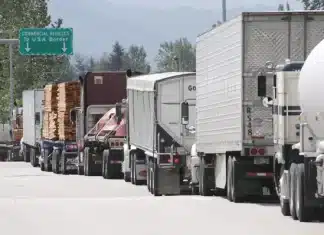Canadienses enfrentan confusión por nuevas reglas para cruzar la frontera hacia EE.UU.