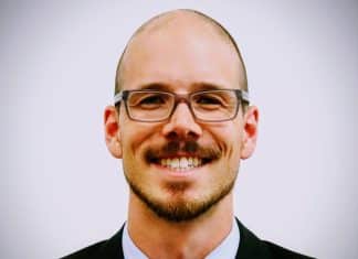 Corte ordena nuevo juicio para pastor que protestó contra drag queens en Calgary